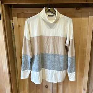 Suzy shier women turtle neck M